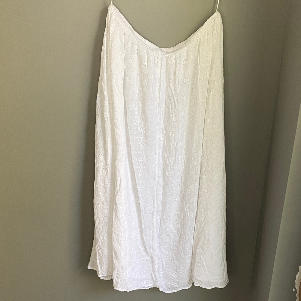 095. H&M eyelet White Skirt
